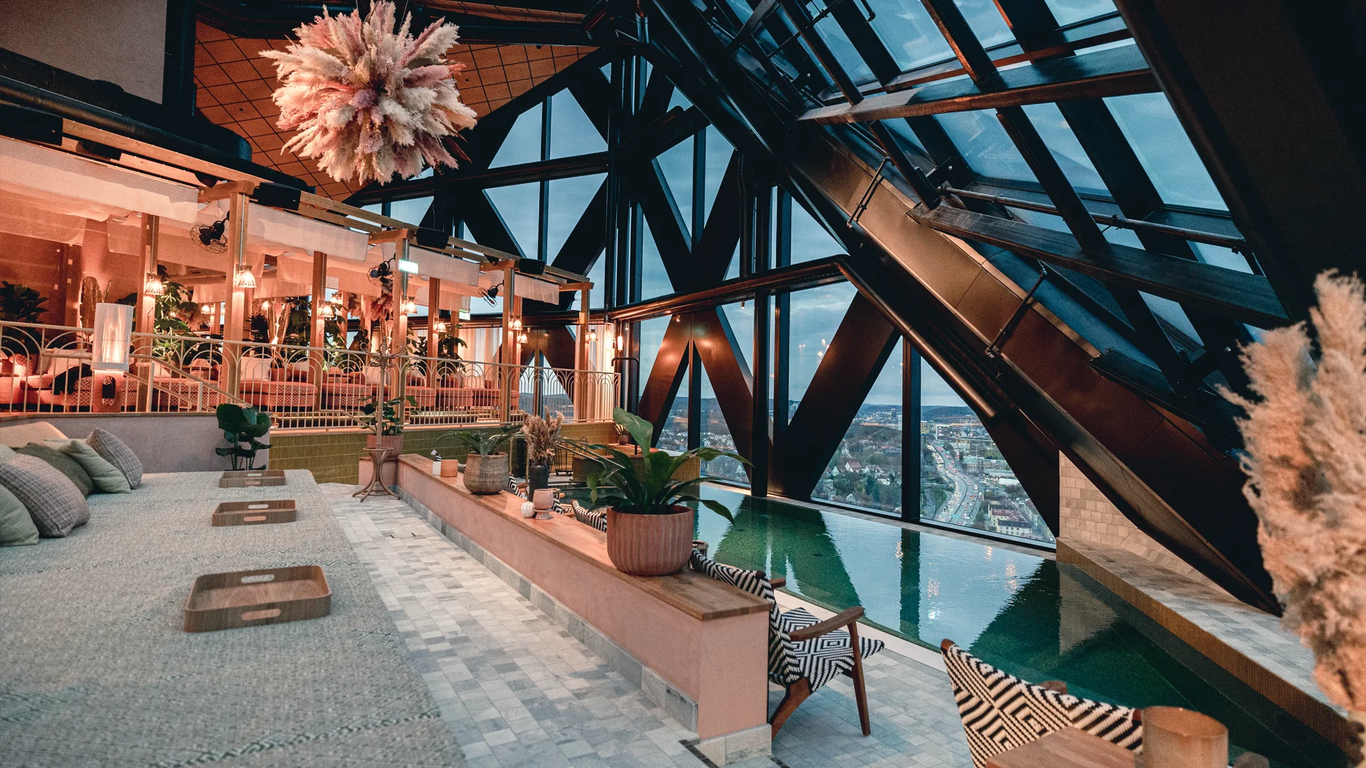 EARLY BIRD UP TO 30%